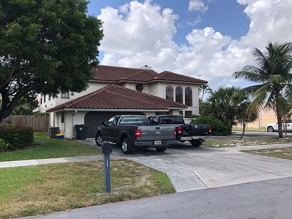 3rd image of 1598 SW 20th St