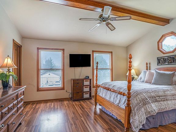 5th image of 2865 Shady Oaks Dr SW