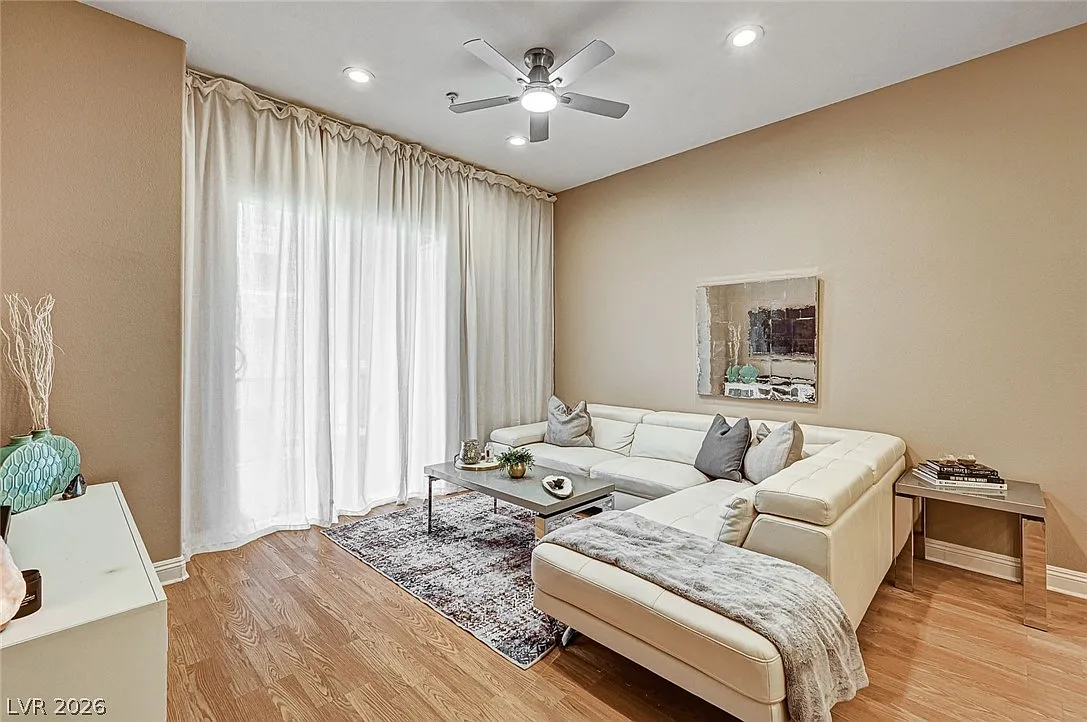 2 bed, 2.0 bath, 1086 sqft, $2,200 — Photo 3