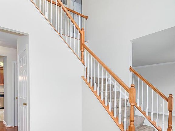 3rd image of 9259 Glen Meadow Ln
