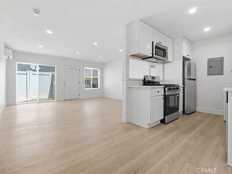 307 N Tustin Ave #C — Photo 1