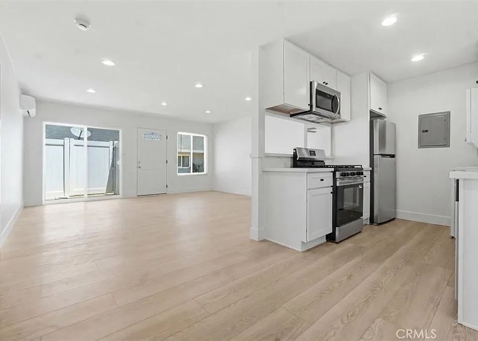 307 N Tustin Ave #C