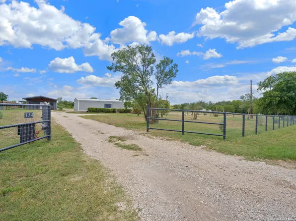 374 COUNTY ROAD 574, Castroville, TX 78009