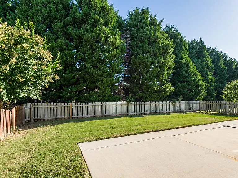 7418 Sparkleberry Dr — Photo 16