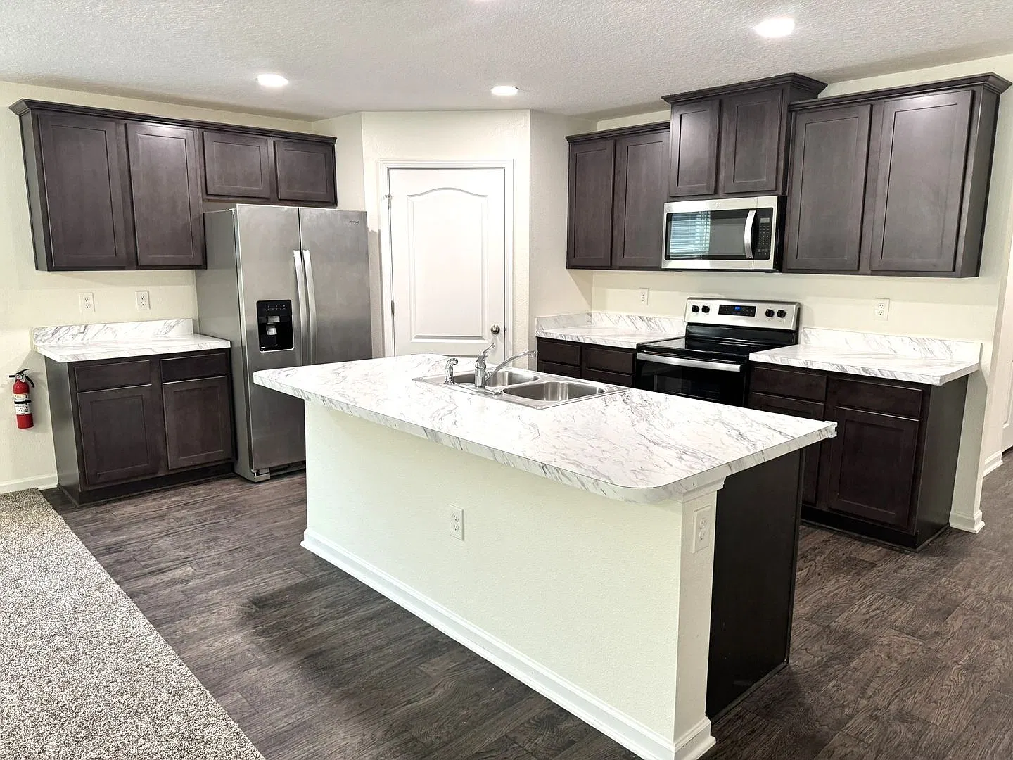 4BR/2BA Willow Springs Home w/ Fenced Yard — Photo 3