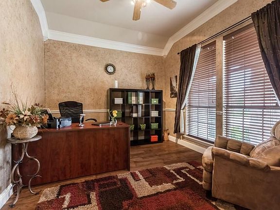 3rd image of 7825 Vineyard Ct