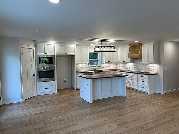 Kitchen View 