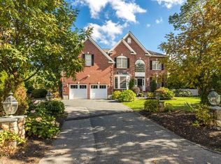 10 Hunnewell St, Wellesley, MA 02481