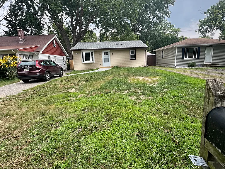 1423 Cummings Blvd — Photo 1
