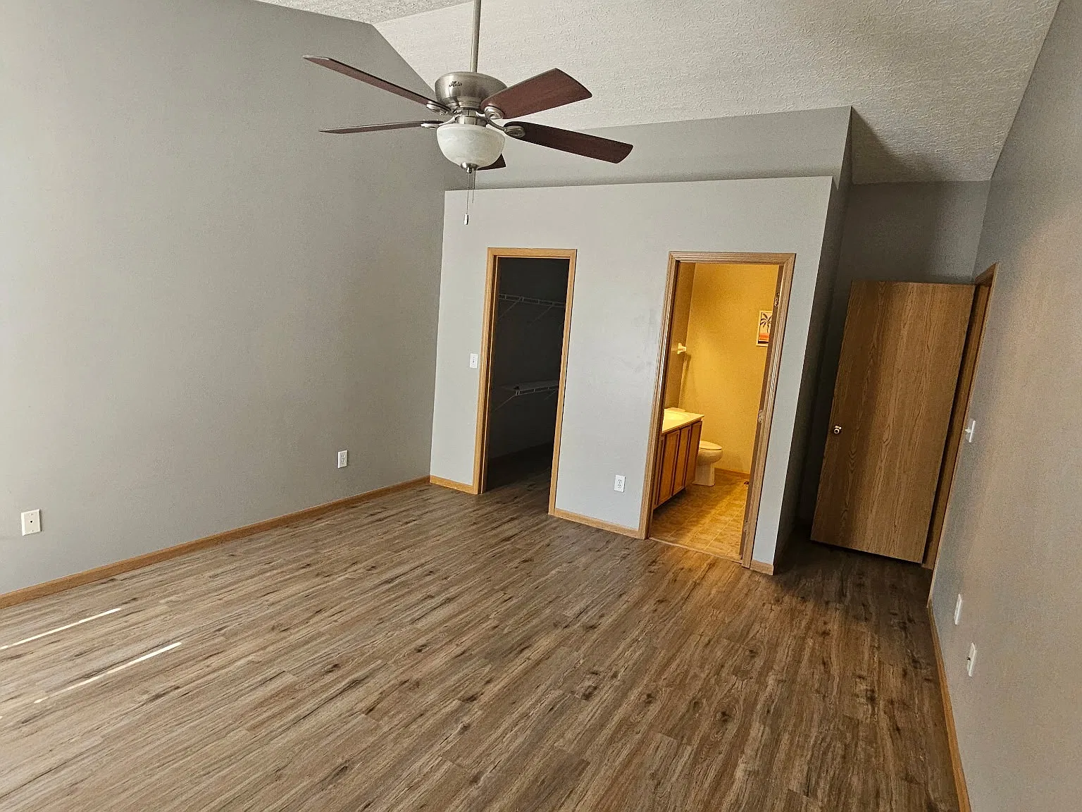 3 bed, 2.5 bath, 1584 sqft, $2,250 — Photo 4