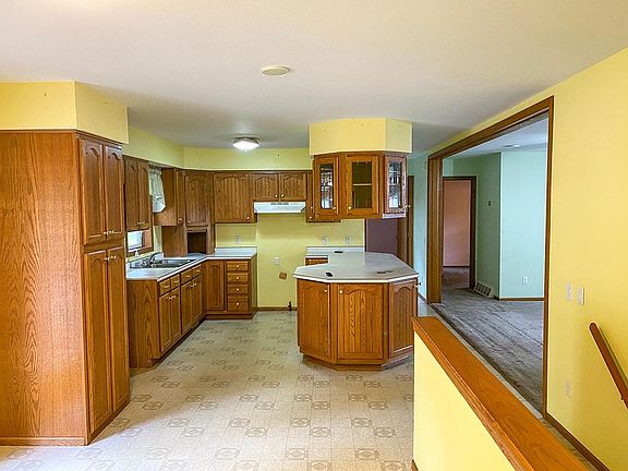 3rd image of 2118 Margaret Dr