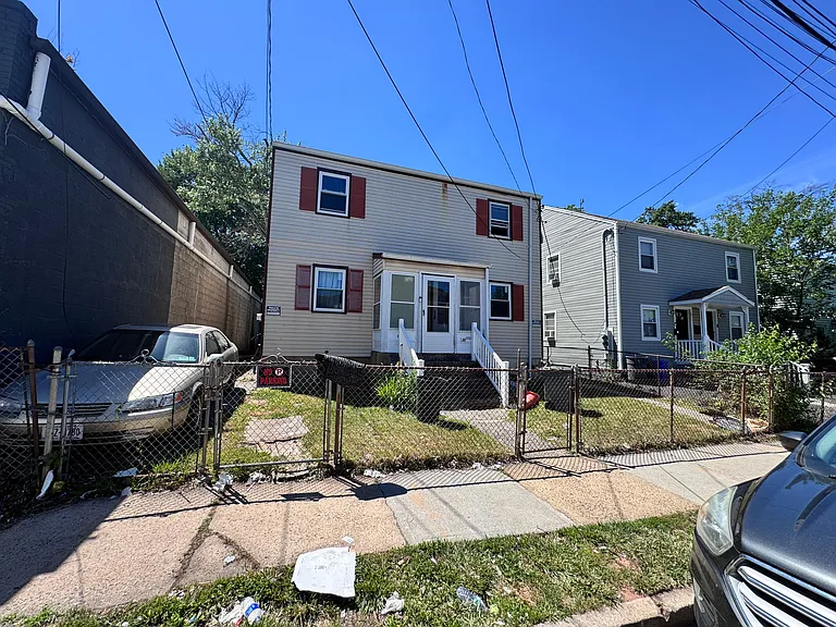 111 Hanford St #G1 — Photo 5