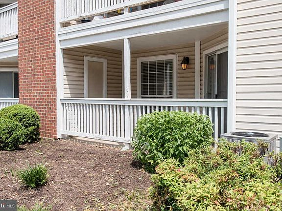 3rd image of 1538 Lincoln Way APT 101