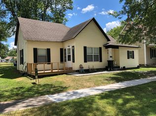 722 S Madison Ave, Aurora, MO 65605