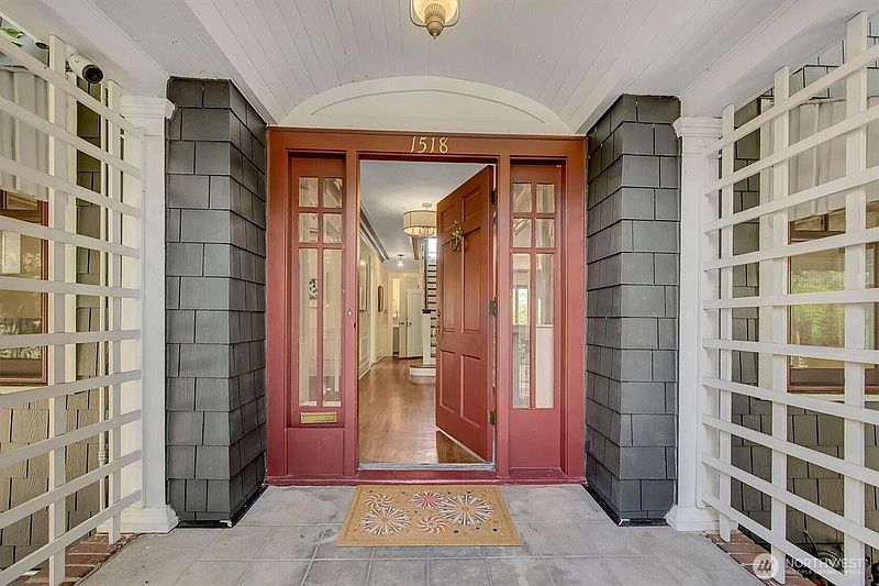 4th image of 1518 4th Avenue N