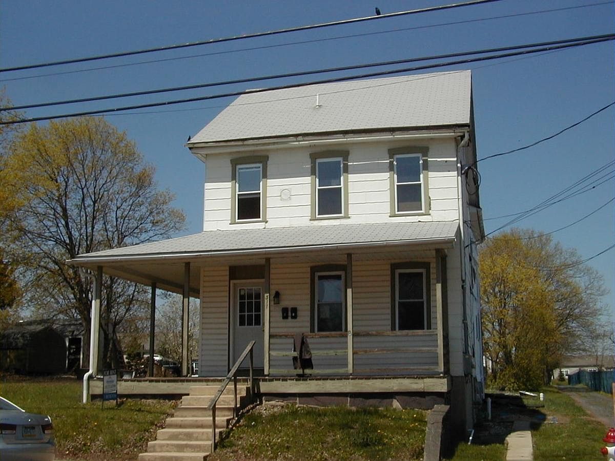 311 E 6th St APT B, Red Hill, PA 18076 Zillow