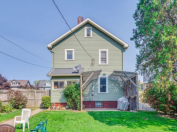 Rearview of the home.