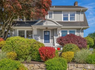 1566 28th Ave W, Seattle, WA 98199