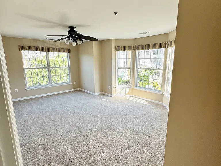 2015 Gov Thomas Bladen Way #204 — Photo 7