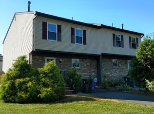 4 Bayberry Close, Piscataway, NJ 08854