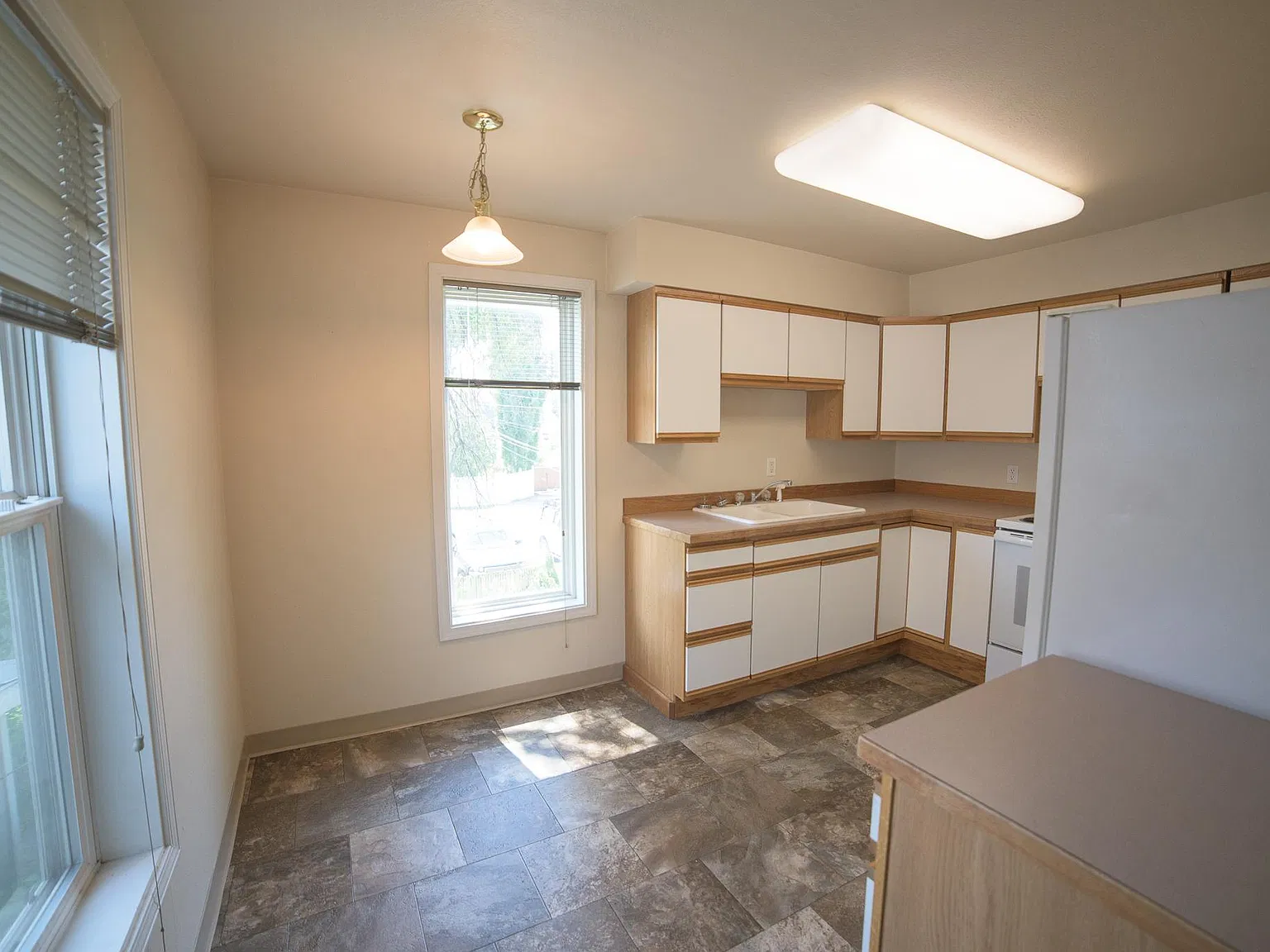 2 bed, 832 sqft, $1,180 — Photo 3