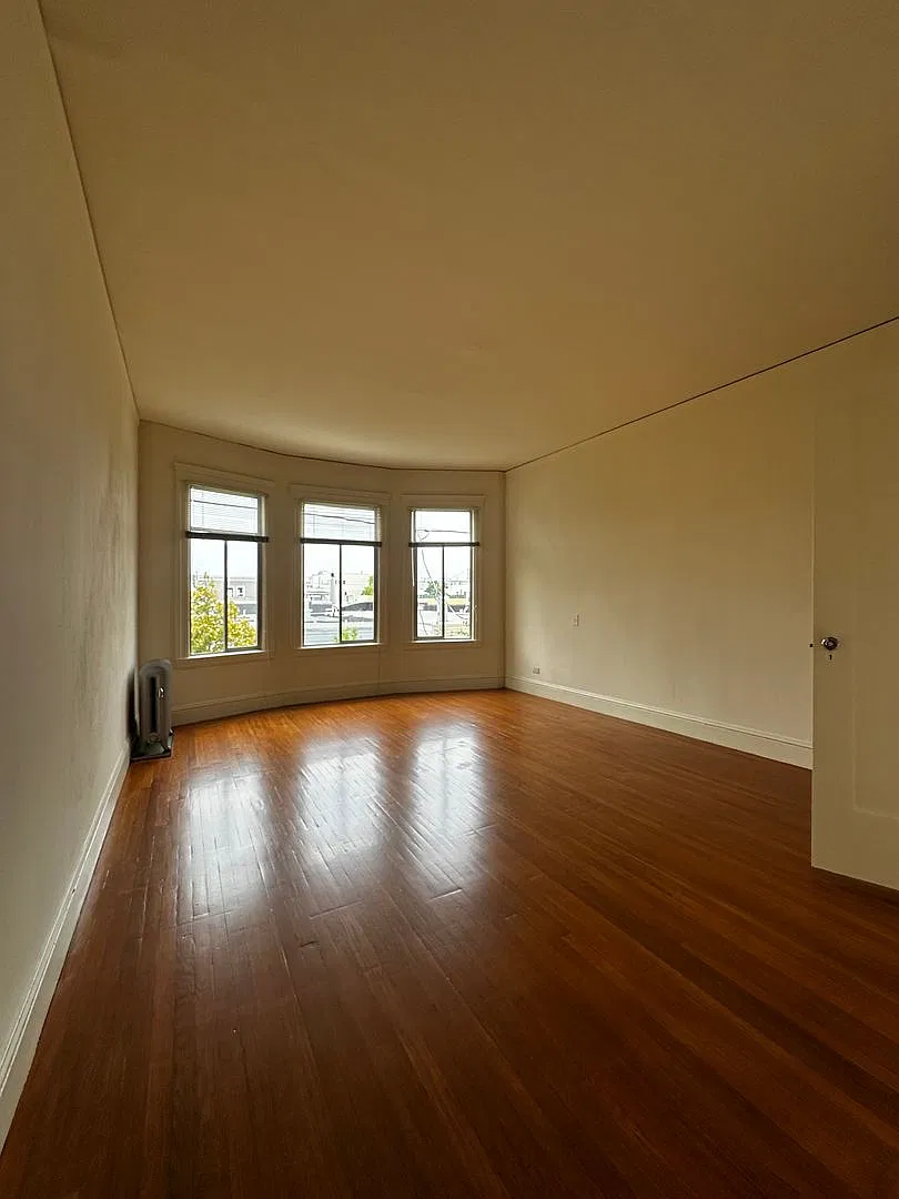 200 Alhambra Street (1361r) — Photo 1