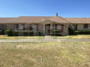 6 E Creek Dr, Grand Praire, TX 75052