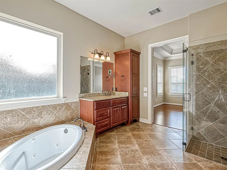 5014 Fairford Dr — Photo 26