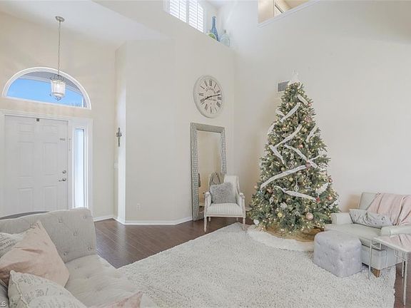 4th image of 11588 Aron Ct