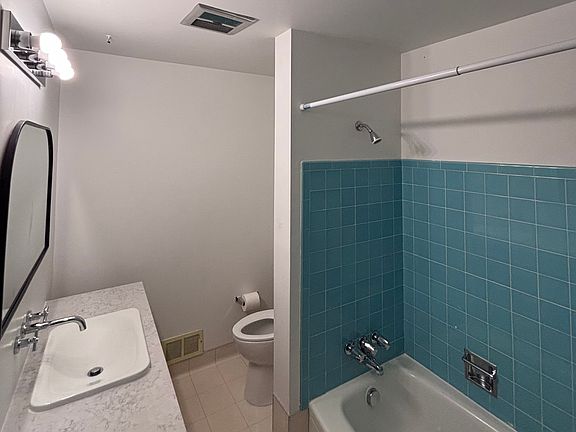 5th image of 3096 W Whitehall Dr