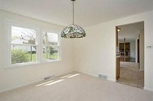 4th image of 12 Rolling Hills Dr