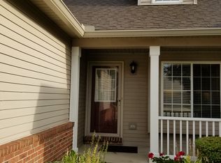 267 Redmaple Ln, Brighton, MI 48116