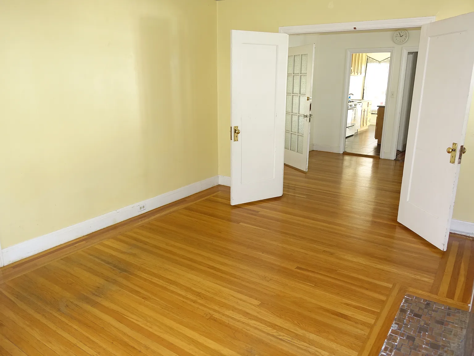 3 bed, 1100 sqft, $4,390 — Photo 3