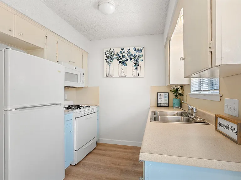 8603 Woodstone Dr #B — Photo 5