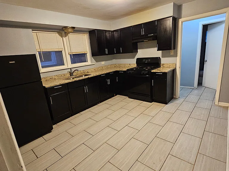7814 S Essex Ave #1 — Photo 4
