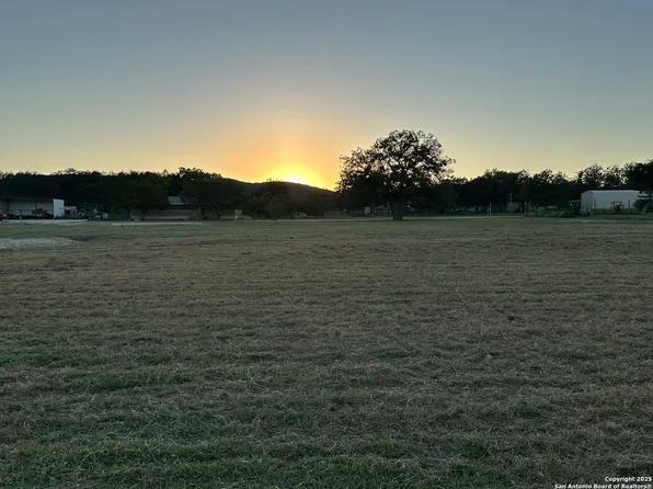 304 Summit Dr LOT 8, Leakey, TX 78873