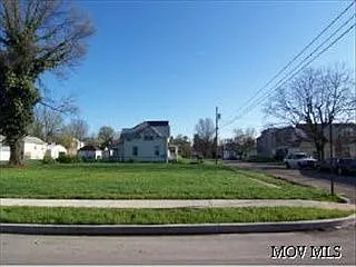 1613 16th St photo 1