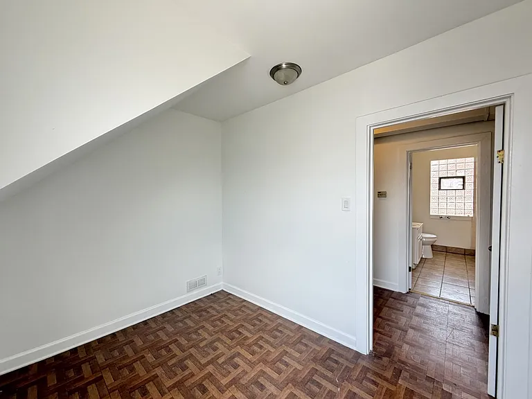 1609 N McVicker Ave #2HC — Photo 15