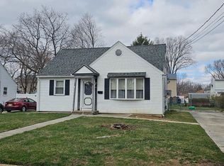 305 W 1st Ave, Barrington, NJ 08007