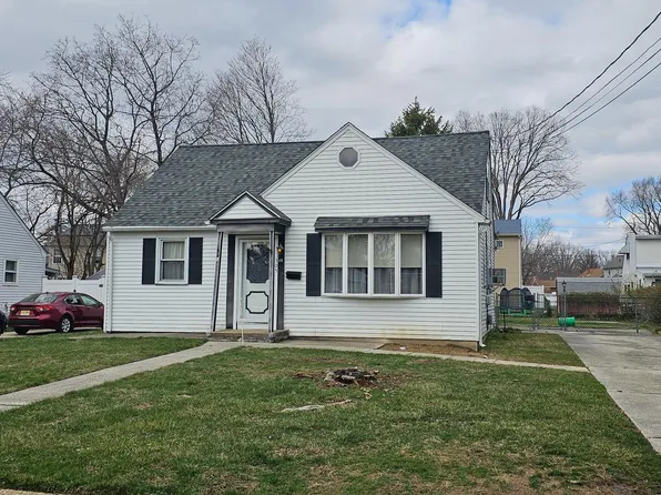 305 W 1st Ave, Barrington, NJ 08007