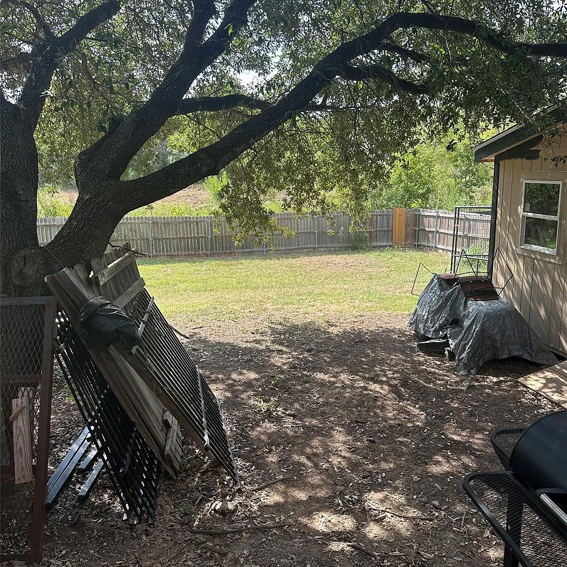 3 bed, 2.0 bath, 1080 sqft, $2,100 — Photo 4