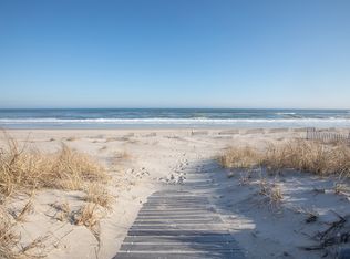 1335 Flying Point Rd, Water Mill, NY 11976