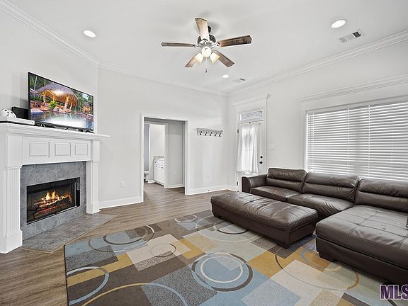 3rd image of 28327 Lake Sabine Dr