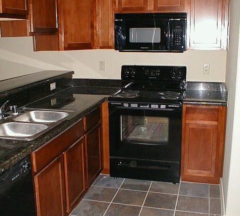 5th image of 1117 E 8th St Unit C3007