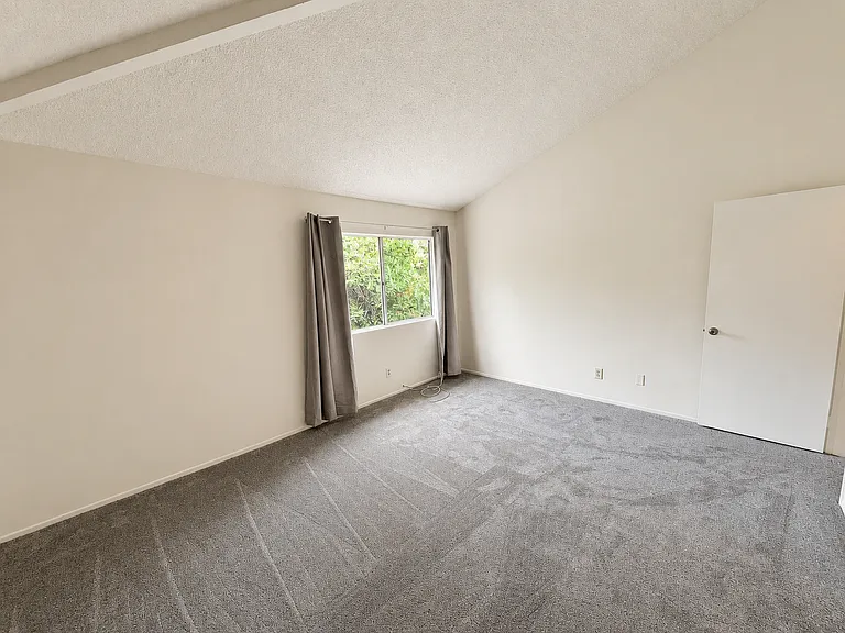 3727 Mesa Oak Ln — Photo 35