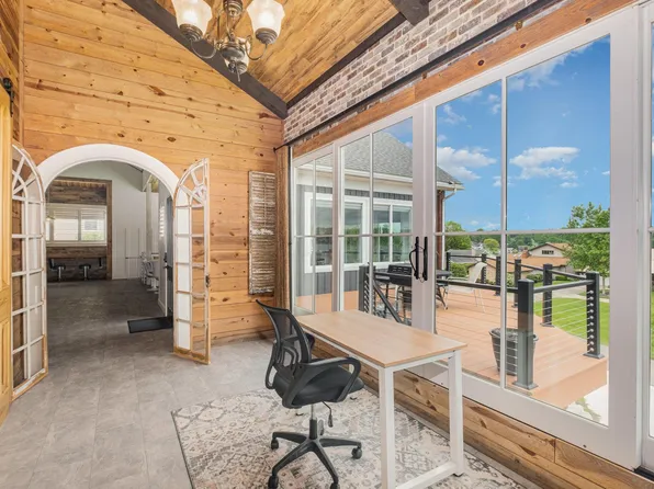 4006 Apple Valley Dr, Howard, OH 43028