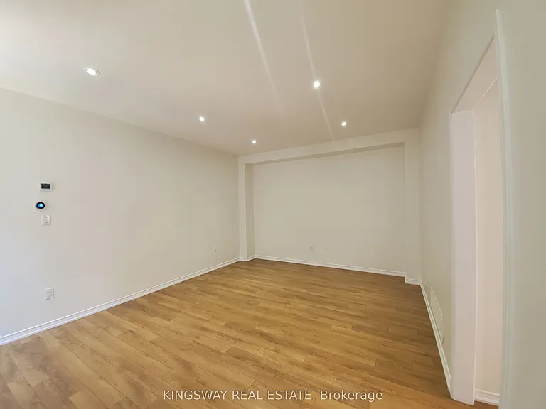 593 Remembrance Rd #UPPER — Photo 5