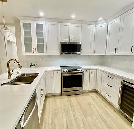 5th image of 2420 SW 11th St #A