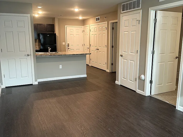 Grand Mesa Apartments — Photo 8