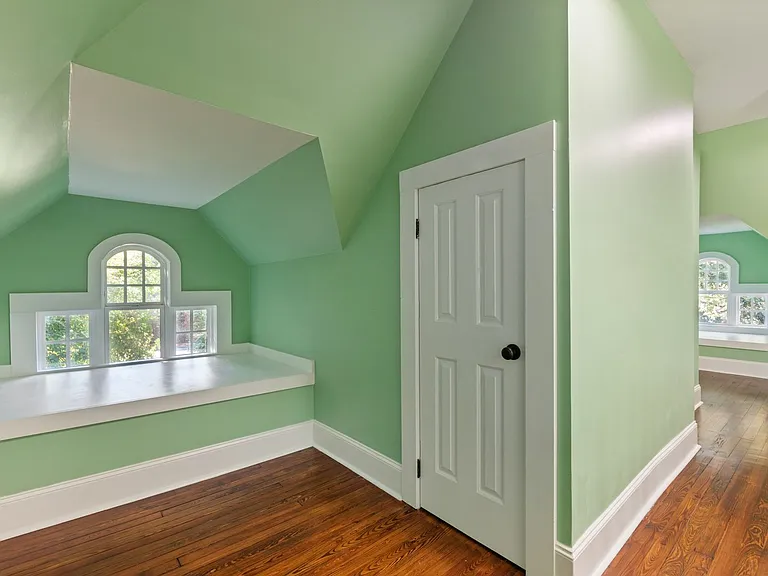 402 S Chester St — Photo 47